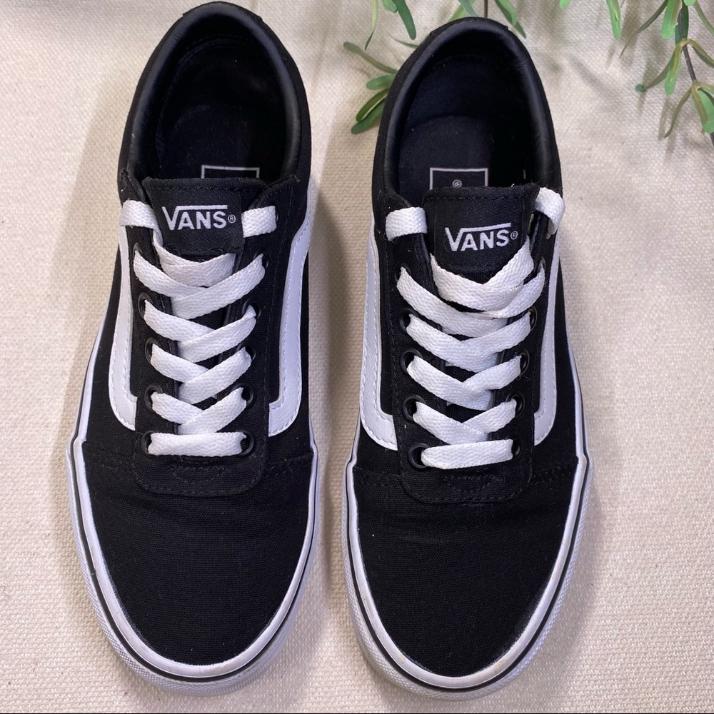 Vans Ward Sneaker Black 6.5 (Try on Wear Only) - Picture 2 of 7